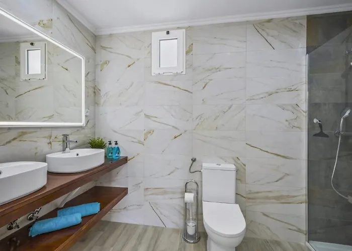 Pina By אלבופיירה