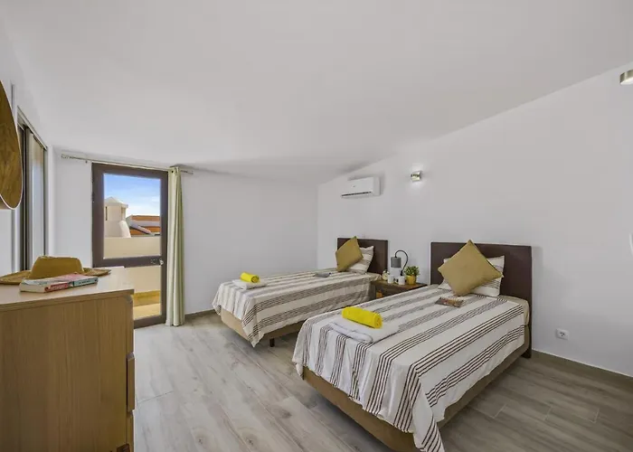 Pina By Албуфейра